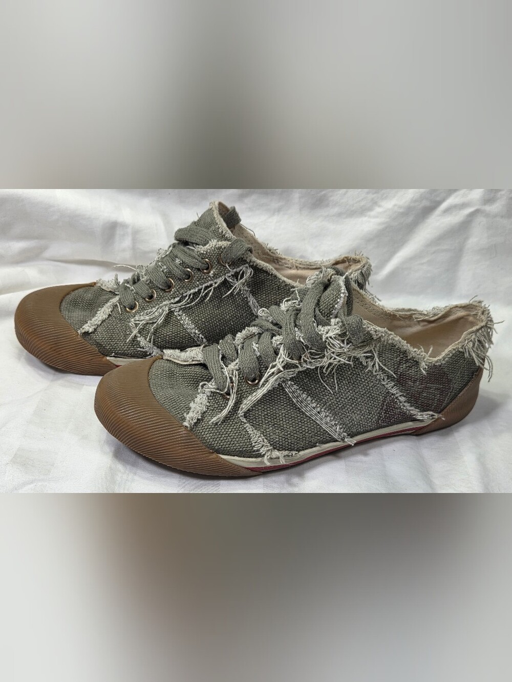 Steve Madden P-Jolt Patchwork Deconstructed Shag Sneakers Olive Green Woman Sz 7